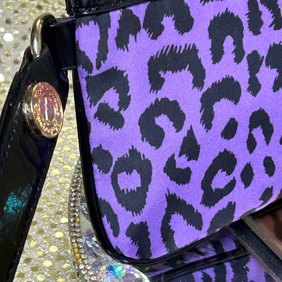 Betsey Johnson Purple & Black Leopard Print Wristlet w/Gold Studs Approx. 10 x 5 - Picture 5 of 16